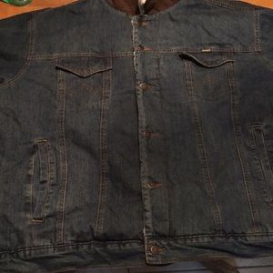 Wrangler jacket xxl worn once selling cheap.